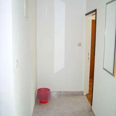 In - Insel Rab 17747 Apartment *